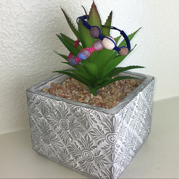 Handmade Chinese Knotting Bracelet W/ Glass Beads - Picture 7 of 7